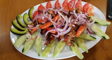 Mariscos El Nayarita food