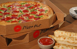 Pizza Hut food