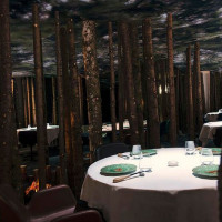 Sushi Iwa inside