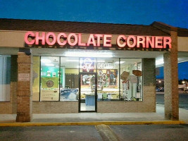 Chocolate Corner And Ice Cream outside