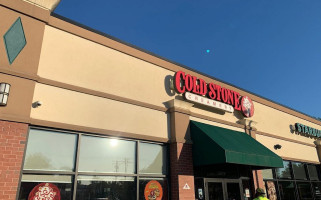Cold Stone Creamery outside