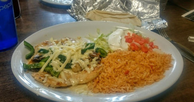 3 Compadres food