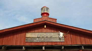 Docs Place outside