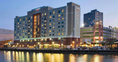 Courtyard By Marriott Gaithersburg Washingtonian Center outside
