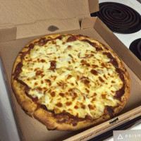 Ernestos Pizzeria food