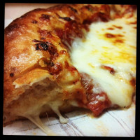 Ernestos Pizzeria food
