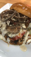 Manoa Tavern food