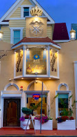 Setaara Afghan French Cuisine outside