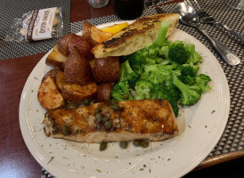 Doubletree By Hilton Boston Rockland food