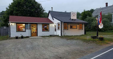 Harborside Grocery Grill outside