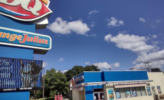 Dairy Queen outside