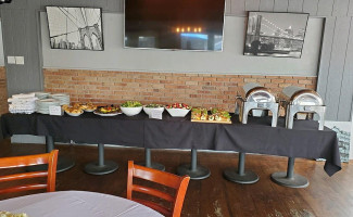 Wellington's Grill inside