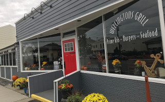 Wellington's Grill outside