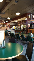 Mike's Pizza Pub inside