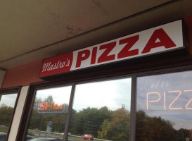 Giovanni's Pizza And outside