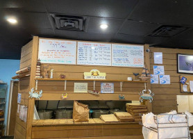 Capt. Bob's Steamed Crabs inside
