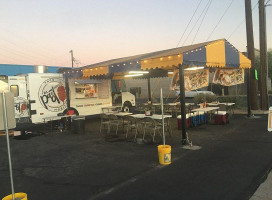 Al Pastor Taco Mobile outside
