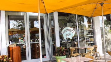 Salumeria 104 outside