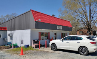 Country Kitchen outside