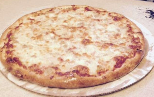 Ciceros Pizza Parlor food