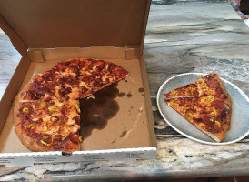 Ciceros Pizza Parlor food