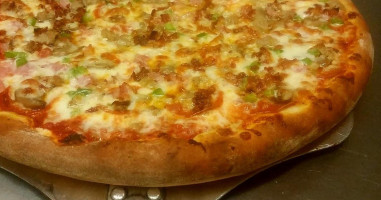 Ciceros Pizza Parlor food