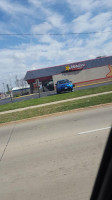 Hardee's outside