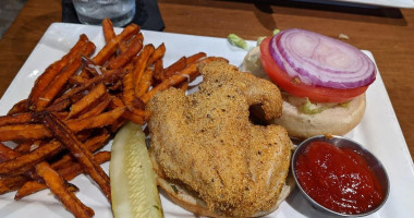 Bradley's Pub Grille food