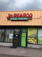 J's peapod outside