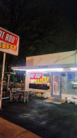 Hot Rodz B B Q outside
