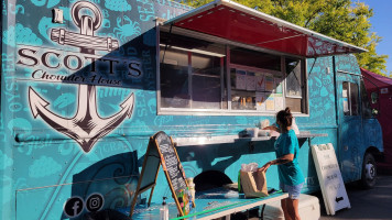 Downtown Los Altos Farmers' Market outside