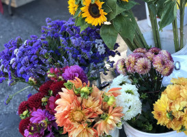 Downtown Los Altos Farmers' Market drink