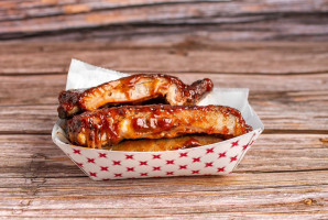 Pop’s Burger Wings Ribs food