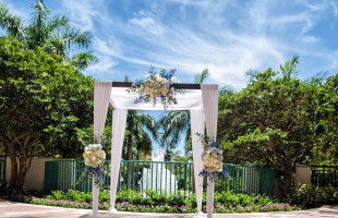 Peacock's Pantry Boutique Catering outside