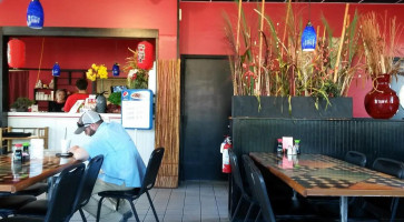Benny's Hibachi inside