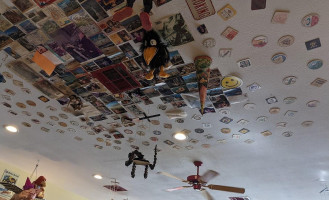 Eve's Cafe inside