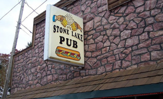 Stone Lake Pub outside