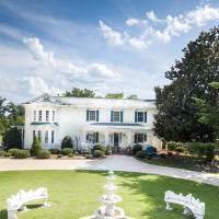 Yankee Hall Plantation outside