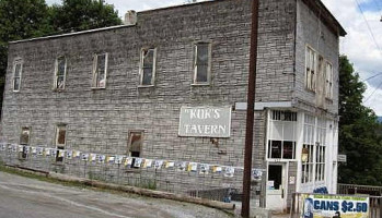 Kuk's Tavern outside