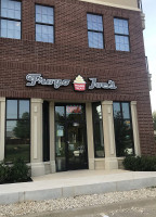 Froyo Joe's Highland Village outside