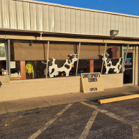 Hoffman's Drive In outside