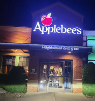Applebee's Neighborhood Grill outside