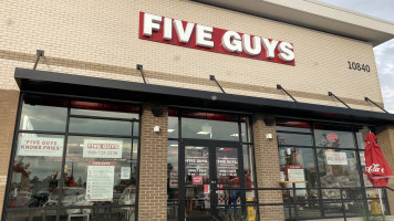 Western Pizza outside