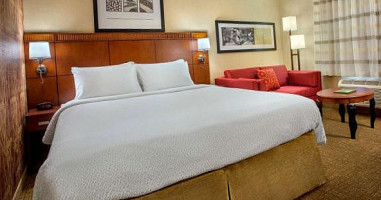 Sonesta Select Boston Danvers inside