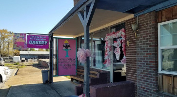 For The Love Of Cupcakes Bakery outside