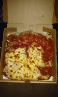 Benito's Pizza food