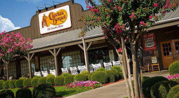 Cracker Barrel Old Country Store outside