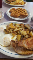 Moe's Cafe food