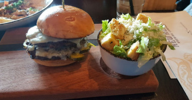 New Realm Brewing Co. food