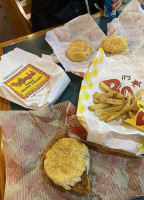 Bojangles' Famous Chicken 'n Biscuits Comida